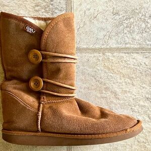 EMU Australia Sheepskin Button Boots | Size 8